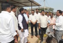 विविध मतदान केंद्रांना भेटी देत भाजप पदाधिकाऱ्यांकडून पाहणी