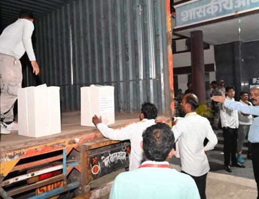 जिल्ह्यात 72.95 टक्के पदवीधरांनी बॅलेटवर बजावला मतदानाचा हक्क
