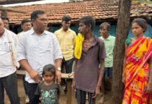 वाघाच्या हल्ल्यातील मृत शेतकऱ्याच्या कुटुंबियांचे आ.डॉ.नरोटेंकडून सांत्वन